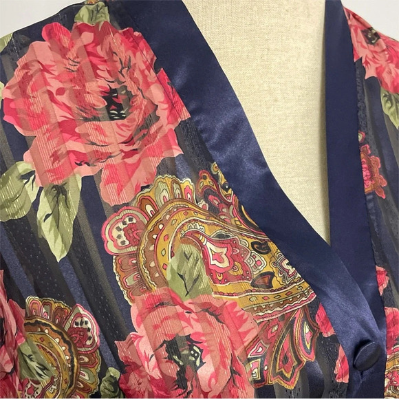 Victoria’s Secret Pajama Top Gold Label Loungewear Medium Floral Semi Sheer - Picture 4 of 10